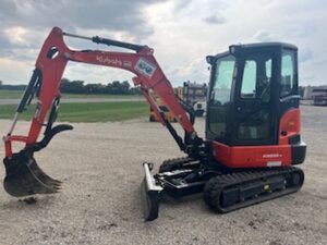 Kubota KX033