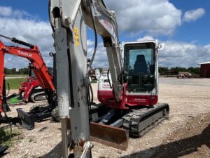 Takeuchi TB2601-crop2